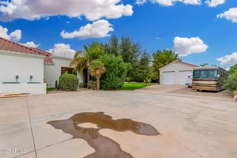 Exterior - 2610 E Meadowview Dr, Gilbert, AZ 85298 photo 12 of 18