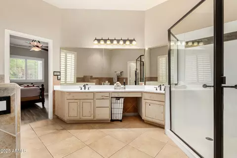 Bath - 2610 E Meadowview Dr, Gilbert, AZ 85298 photo 3 of 5