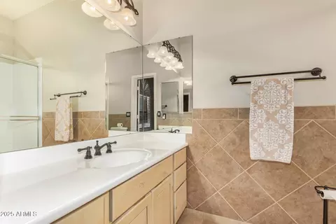 Bath - 2610 E Meadowview Dr, Gilbert, AZ 85298 photo 4 of 5