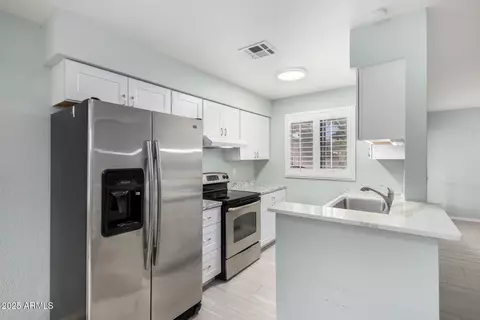 97 N Cooper Rd #84, Chandler, AZ 85225