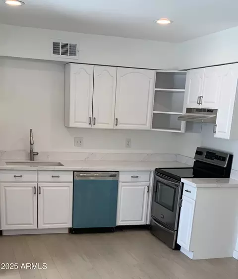 Kitchen - 4847 E Cambridge Ave, Phoenix, AZ 85008 photo 2 of 3
