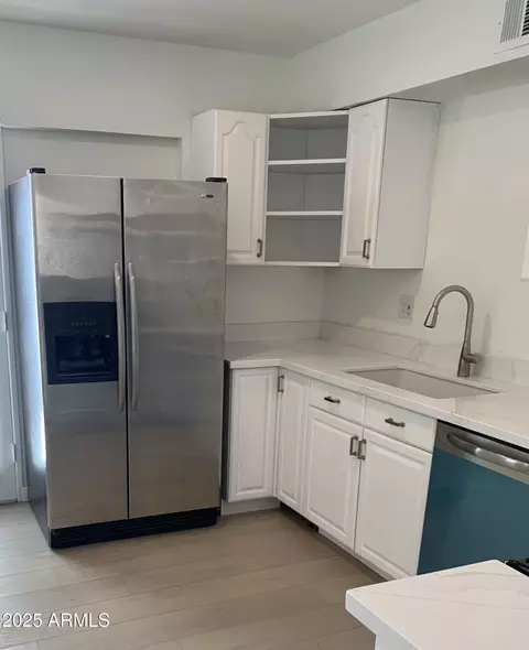 Kitchen - 4847 E Cambridge Ave, Phoenix, AZ 85008 photo 1 of 3