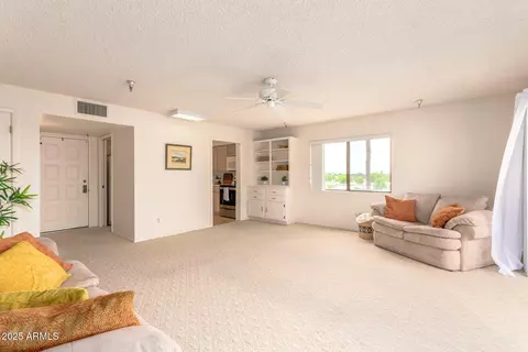Living - 425 S Parkcrest -- #336, Mesa, AZ 85206 photo 2 of 5