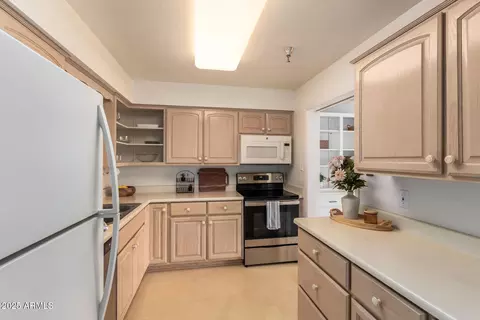Kitchen - 425 S Parkcrest -- #336, Mesa, AZ 85206 photo 2 of 4