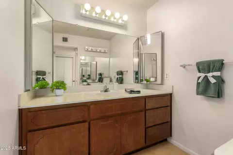 Bath - 425 S Parkcrest -- #336, Mesa, AZ 85206 photo 1 of 5