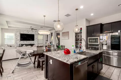 Kitchen - 3927 E Arabian Dr, Gilbert, AZ 85296 photo 2 of 2