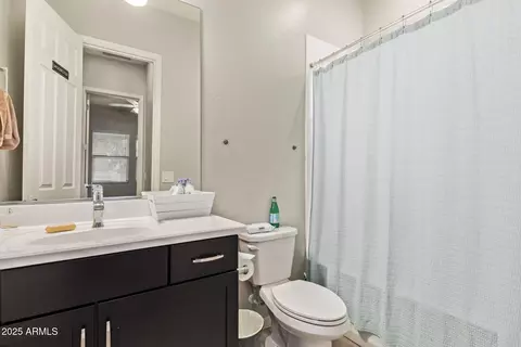 Bath - 3927 E Arabian Dr, Gilbert, AZ 85296 photo 4 of 5