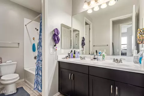 Bath - 3927 E Arabian Dr, Gilbert, AZ 85296 photo 2 of 5