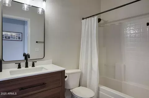 Bath - 1302 E Milada Dr, Phoenix, AZ 85042 photo 3 of 3