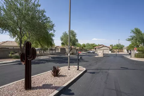 View/Area - 1302 E Milada Dr, Phoenix, AZ 85042 photo 2 of 2
