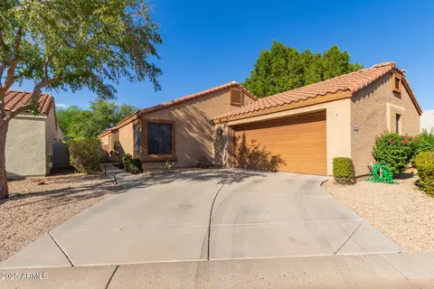 8634 W Country Gables Dr, Peoria, AZ 85381
