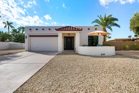 26661 S Howard Dr, Sun Lakes, AZ 85248