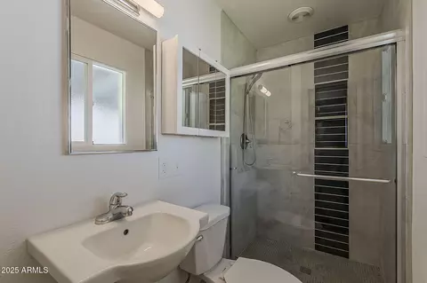 Bath - 2310 E Marmora St, Phoenix, AZ 85022 photo 2 of 2