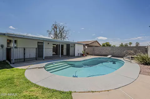 Exterior - 2310 E Marmora St, Phoenix, AZ 85022 photo 6 of 7