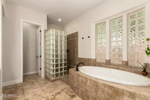 Bath - 533 E Joseph Way, Gilbert, AZ 85295 photo 2 of 5