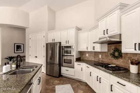 Kitchen - 533 E Joseph Way, Gilbert, AZ 85295 photo 3 of 4