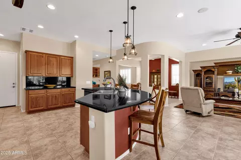 Kitchen - 4049 E Rakestraw Ln, Gilbert, AZ 85298 photo 5 of 6