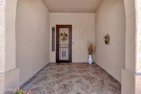 Exterior - 4049 E Rakestraw Ln, Gilbert, AZ 85298 photo 3 of 8