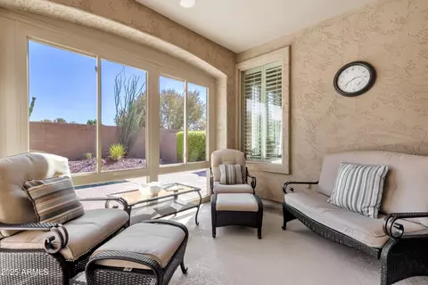Exterior - 4049 E Rakestraw Ln, Gilbert, AZ 85298 photo 4 of 8