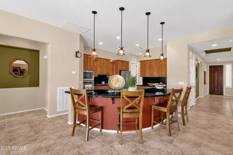 Kitchen - 4049 E Rakestraw Ln, Gilbert, AZ 85298 photo 4 of 6