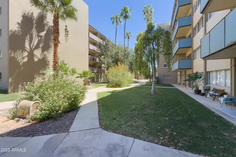 349 E Thomas Rd #E301, Phoenix, AZ 85012