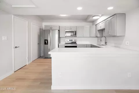Kitchen - 349 E Thomas Rd #E301, Phoenix, AZ 85012 photo 2 of 3