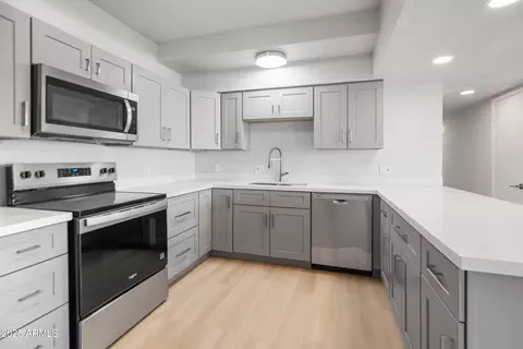 Kitchen - 349 E Thomas Rd #E301, Phoenix, AZ 85012 photo 3 of 3