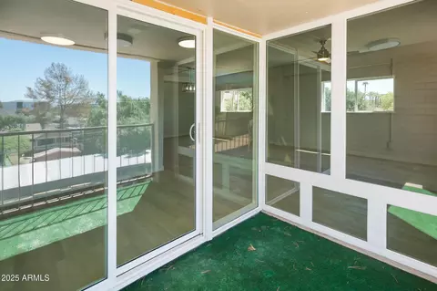 Exterior - 349 E Thomas Rd #E301, Phoenix, AZ 85012 photo 3 of 4