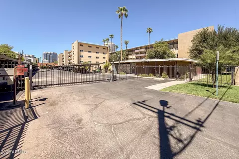 Exterior - 349 E Thomas Rd #E301, Phoenix, AZ 85012 photo 2 of 4