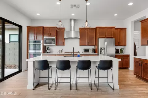 Kitchen - 821 E Monte Way, Phoenix, AZ 85042 photo 2 of 3