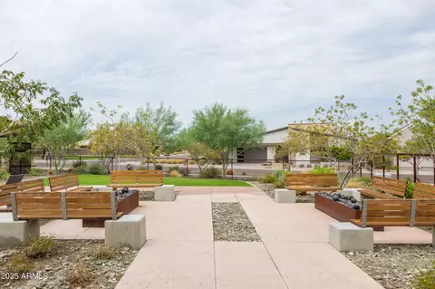 View/Area - 821 E Monte Way, Phoenix, AZ 85042 photo 1 of 4