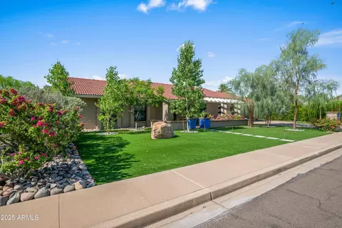 Exterior - 2501 E Cholla St, Phoenix, AZ 85028 photo 9 of 12