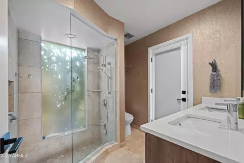 Bath - 2501 E Cholla St, Phoenix, AZ 85028 photo 7 of 7
