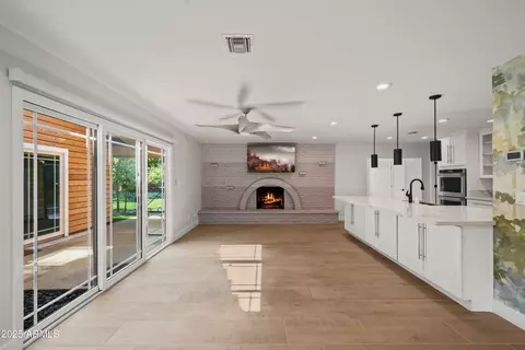 Living - 2501 E Cholla St, Phoenix, AZ 85028 photo 5 of 5