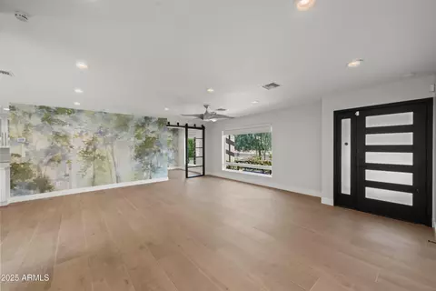 Living - 2501 E Cholla St, Phoenix, AZ 85028 photo 3 of 5