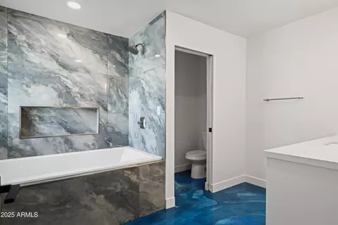 Bath - 2501 E Cholla St, Phoenix, AZ 85028 photo 1 of 7