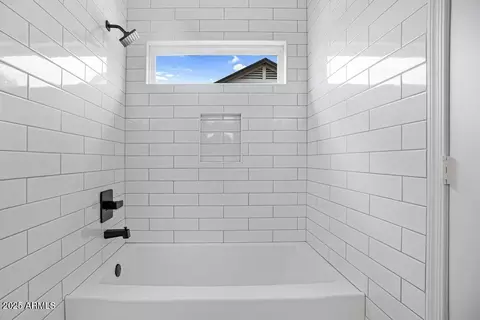 Bath - 4444 E Douglas Ave, Gilbert, AZ 85234 photo 3 of 5