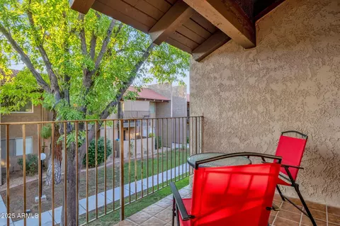 Exterior - 5525 E Thomas Rd #M9, Phoenix, AZ 85018 photo 2 of 10