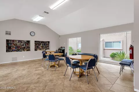 View/Area - 5525 E Thomas Rd #M9, Phoenix, AZ 85018 photo 1 of 1