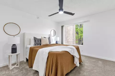 Bedroom - 5525 E Thomas Rd #M9, Phoenix, AZ 85018 photo 1 of 3