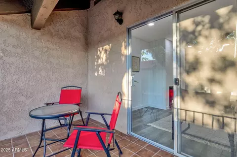 Exterior - 5525 E Thomas Rd #M9, Phoenix, AZ 85018 photo 3 of 10