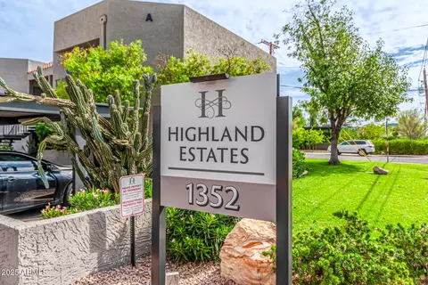 1352 E Highland Ave #117, Phoenix, AZ 85014