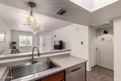 Kitchen - 1720 E Thunderbird Rd #2058, Phoenix, AZ 85022 photo 3 of 4