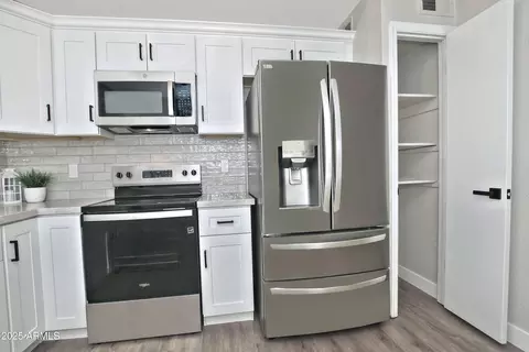 Kitchen - 619 E Jensen St #92, Mesa, AZ 85203 photo 2 of 3