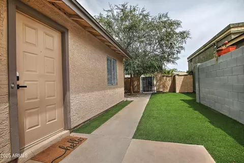 Exterior - 619 E Jensen St #92, Mesa, AZ 85203 photo 7 of 8