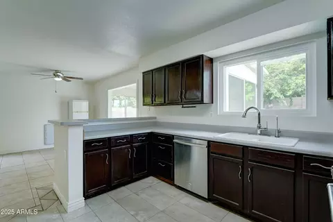 Kitchen - 3450 E Glenhaven Dr, Phoenix, AZ 85048 photo 2 of 4