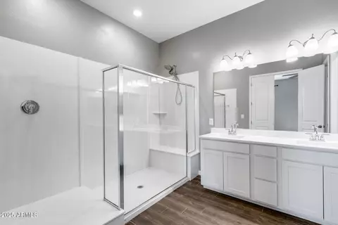 Bath - 3023 N 37th Pl, Phoenix, AZ 85018 photo 3 of 4