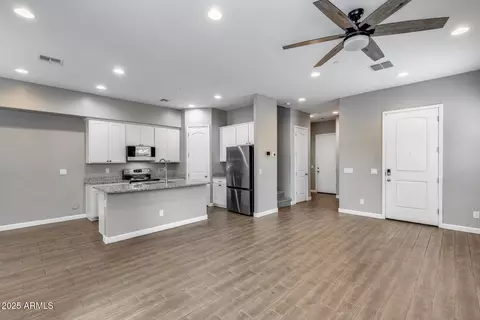 Living - 3023 N 37th Pl, Phoenix, AZ 85018 photo 3 of 4