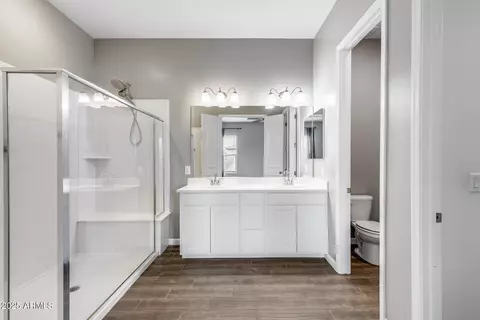 Bath - 3023 N 37th Pl, Phoenix, AZ 85018 photo 2 of 4