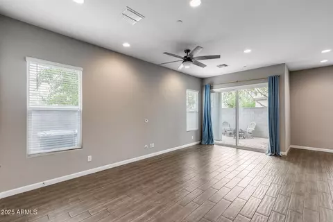 Living - 3023 N 37th Pl, Phoenix, AZ 85018 photo 2 of 4